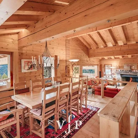 Stunning Duplex Attic Apartment *